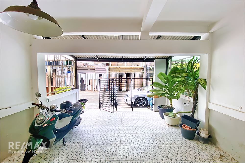 Modern townhouse 3 bedrooms in Sukhumvit 65 4