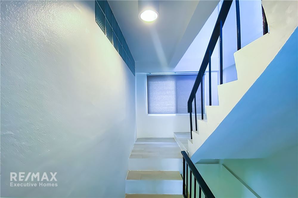 Modern townhouse 3 bedrooms in Sukhumvit 65 7