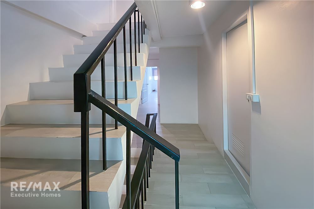 Rare Pet-Friendly Townhouse Sukhumvit 65 | Sky Terrace | 13.5MB 16