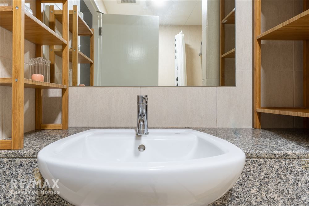 Room for Rent in The Clover Thonglor Condo 9