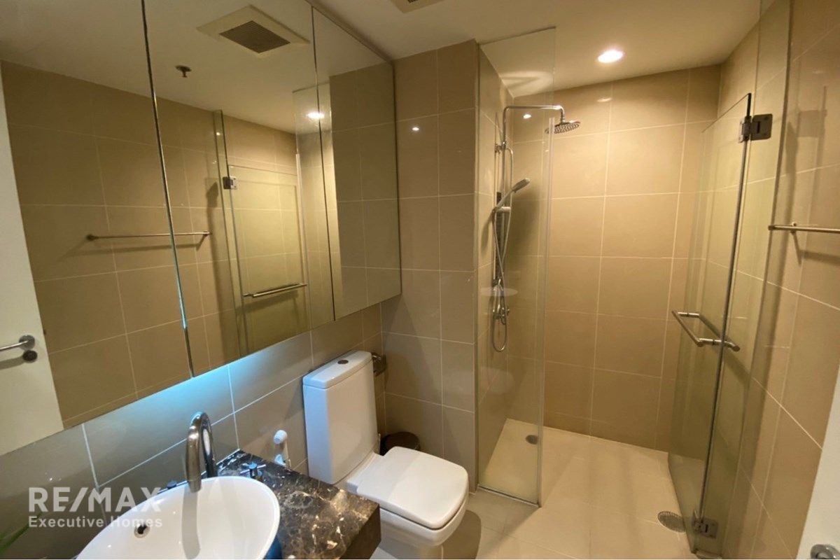 Eigentumswohnung mit 2 Schlafzimmern zur Miete im The Legend Saladaeng - 111 m², 8. Etage, 9 Gehminuten zur MRT Si Lom. 10