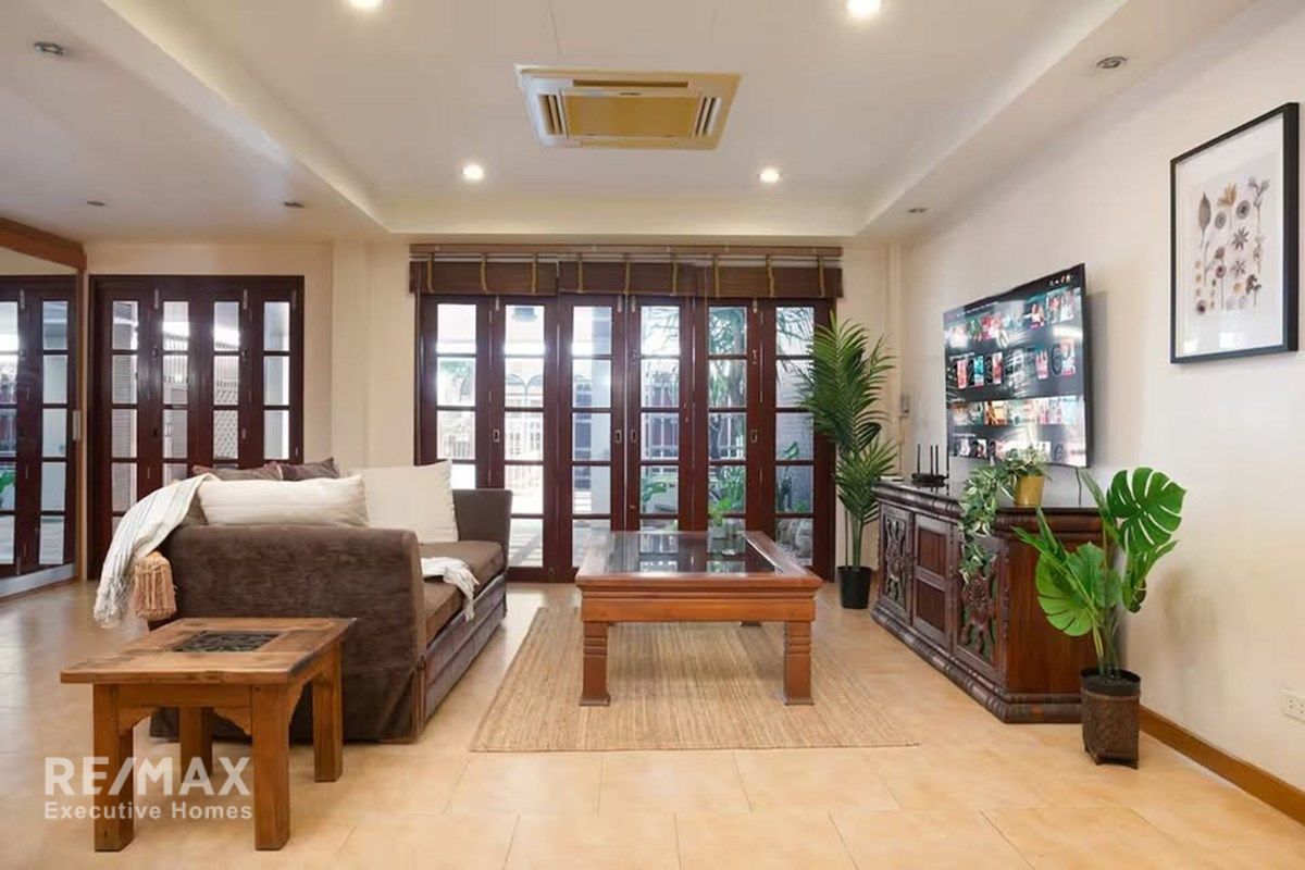 4BR Townhouse for Sale in Phrom Phong, Sukhumvit 39 - 440sqm with High Yield Potential 5