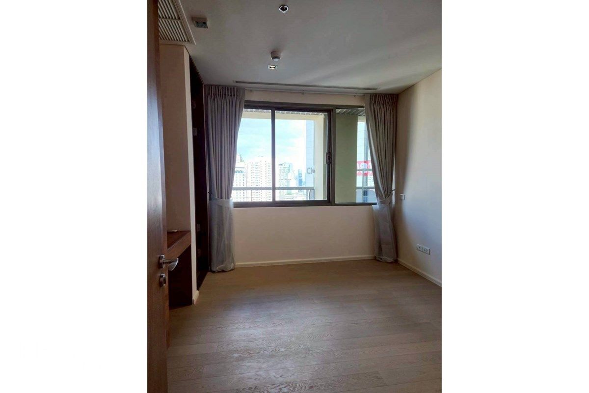 Spacious 143sqm 2.5BR Condo for Rent at The Lakes Asoke - Just 5 Mins Walk to BTS Asok 10