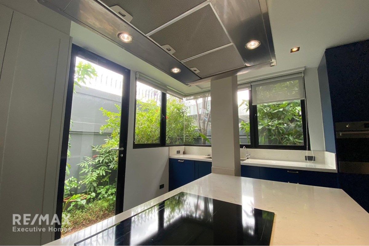 ขาย 4 ห้องนอน 4 ห้องน้ำ บ้าน ใน สุขุมวิท, กรุงเทพฯ 9