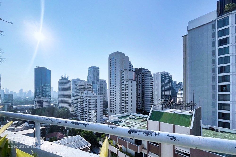 Seltenes 600 m² Penthouse mit 300 m² Terrasse im Loop zu vermieten - Haustierfreundlich. 7