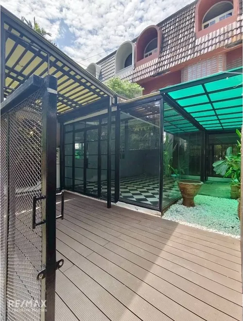 corner-townhouse-for-rent-120k-or-200m-to-bts-chong-nonsi-or-pet-friendly-920071001-18756
