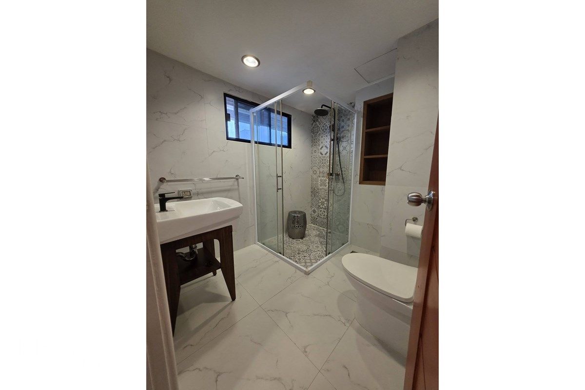 Spacious 2BR Condo for Rent in Beverly Hills Ekkamai - 135sqm, 17 Min Walk to BTS 10