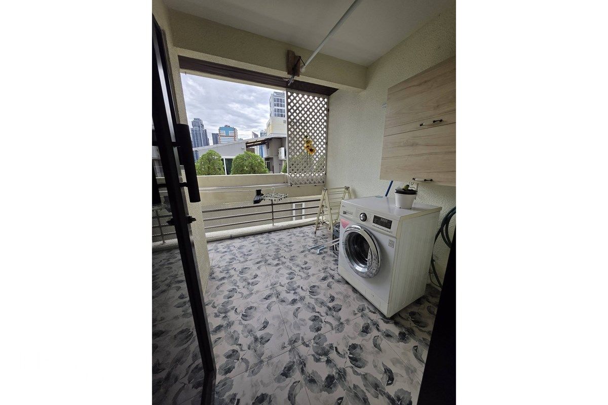 Spacious 2BR Condo for Rent in Beverly Hills Ekkamai - 135sqm, 17 Min Walk to BTS 13