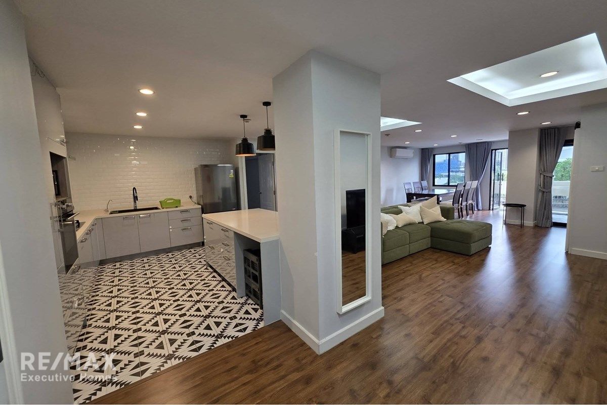 Spacious 2BR Condo for Rent in Beverly Hills Ekkamai - 135sqm, 17 Min Walk to BTS 3