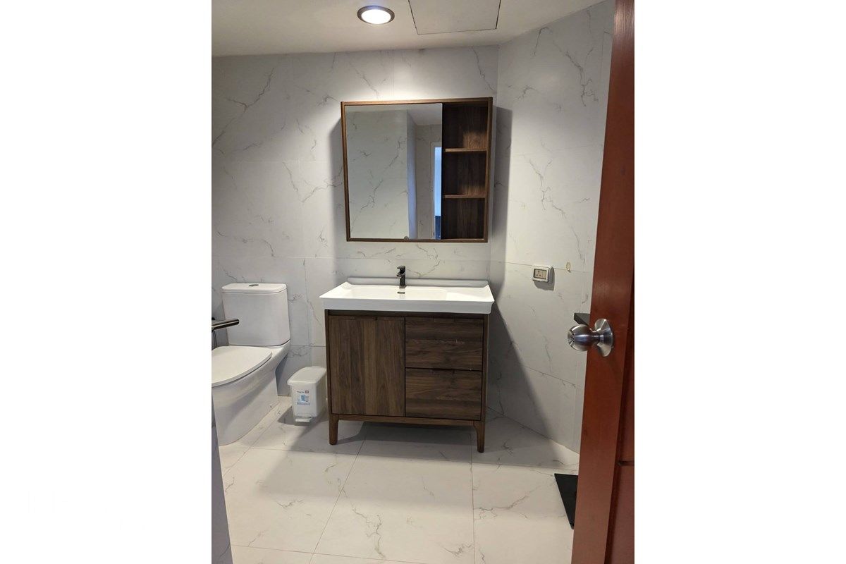 Spacious 2BR Condo for Rent in Beverly Hills Ekkamai - 135sqm, 17 Min Walk to BTS 7