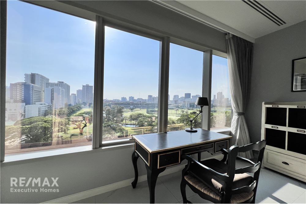 Rare 2BR Condo for Rent at 185 Rajdamri - 108sqm, 7 Min Walk to BTS Ratchadamri & Lumpini Park 3