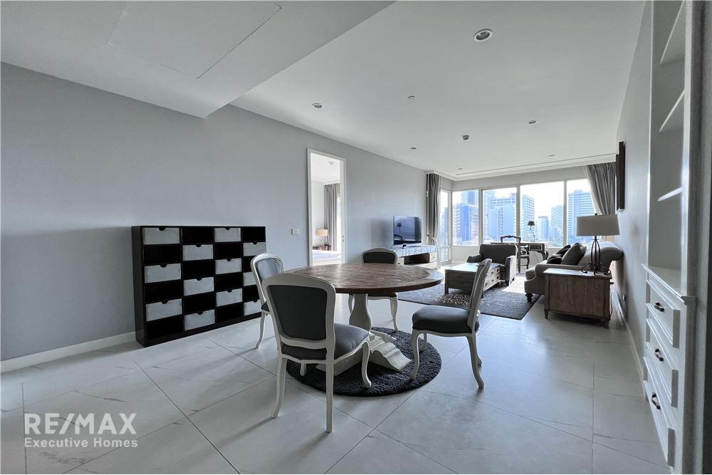 Rare 2BR Condo for Rent at 185 Rajdamri - 108sqm, 7 Min Walk to BTS Ratchadamri & Lumpini Park 4