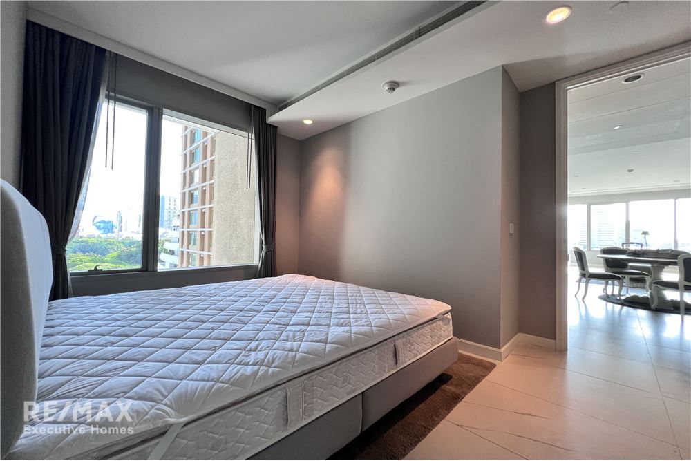 Rare 2BR Condo for Rent at 185 Rajdamri - 108sqm, 7 Min Walk to BTS Ratchadamri & Lumpini Park 8