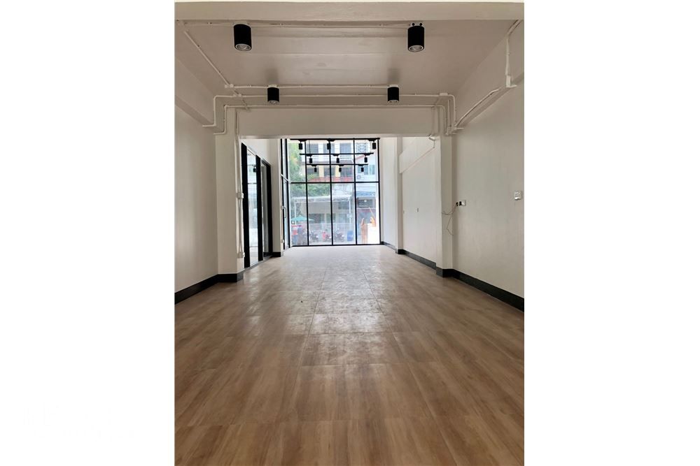 素坤逸路（上）土地360平方米出租 2