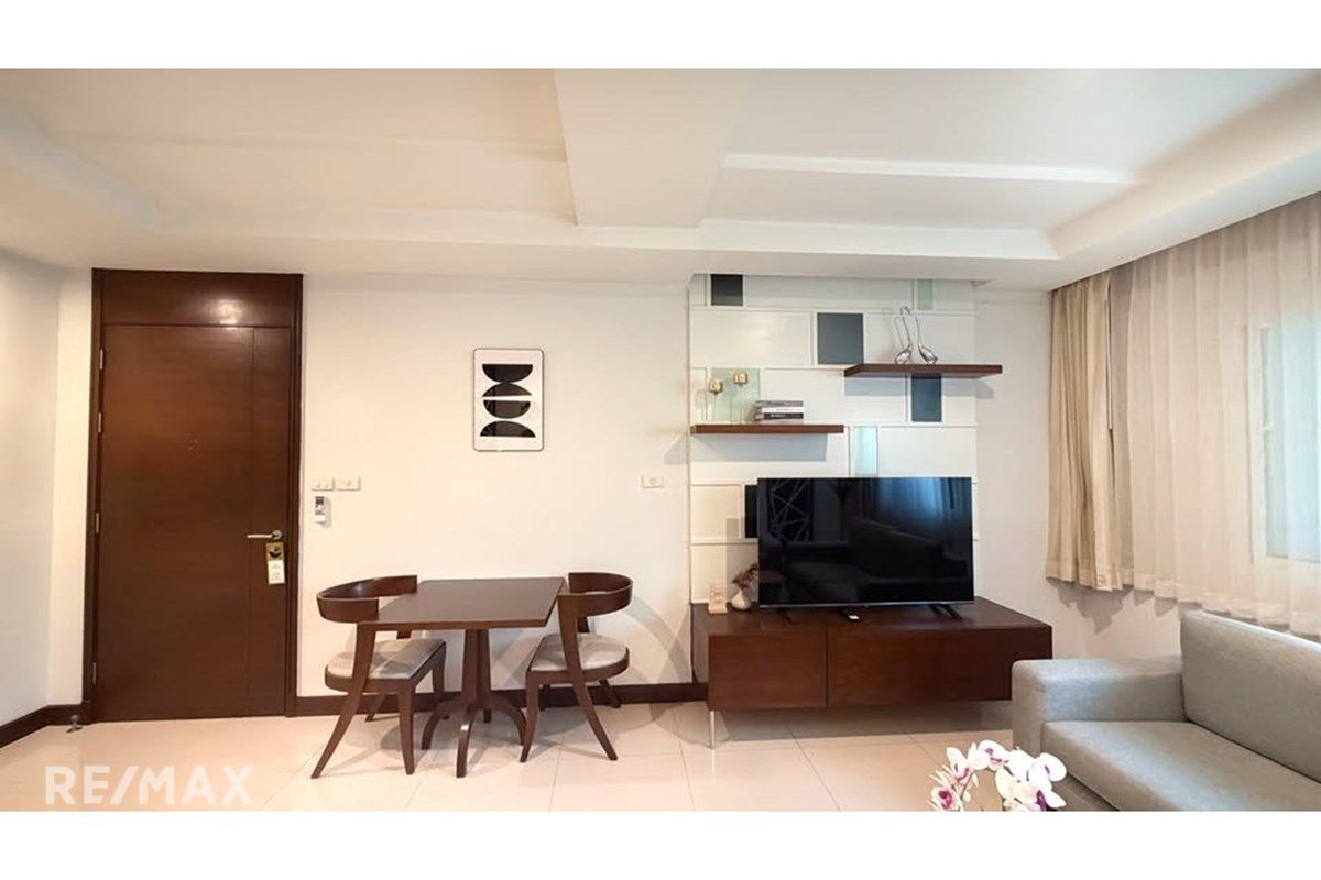 Newly Renovated 2BR Condo for Rent at 60K | 90sqm in Sukhumvit 43 | Close to BTS 2