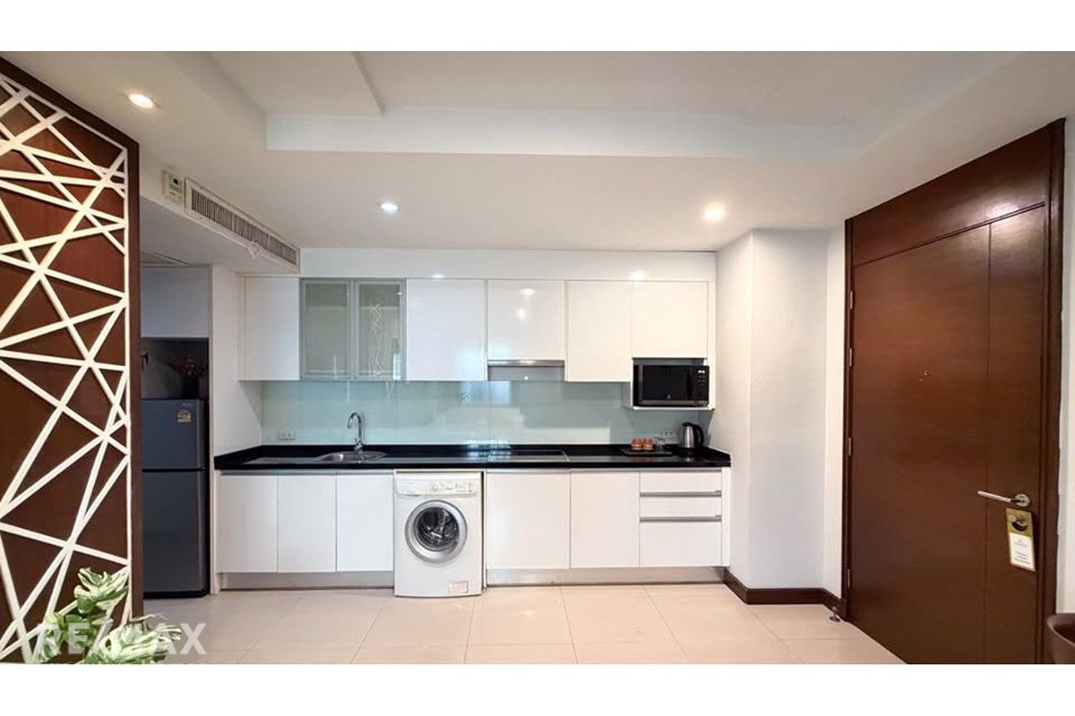 Newly Renovated 2BR Condo for Rent at 60K | 90sqm in Sukhumvit 43 | Close to BTS 3