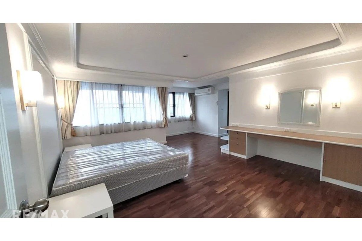 Spacious 31BR Family Suite Condo for Rent in Langsuan CBD - 280sqm at 145K 6