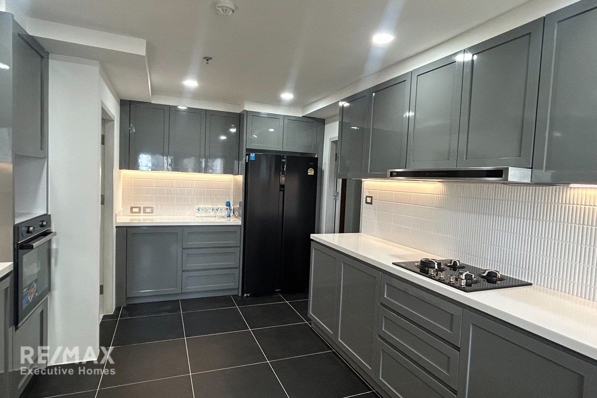 Renovated 31BR Condo for Rent in BTS Thong Lo - 285sqm on 22nd Floor 12