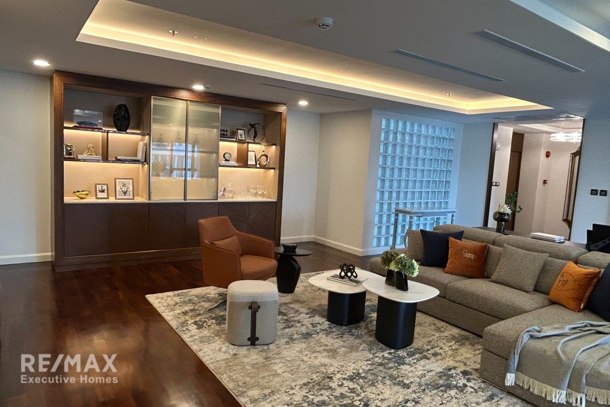 Renovated 31BR Condo for Rent in BTS Thong Lo - 285sqm on 22nd Floor 3