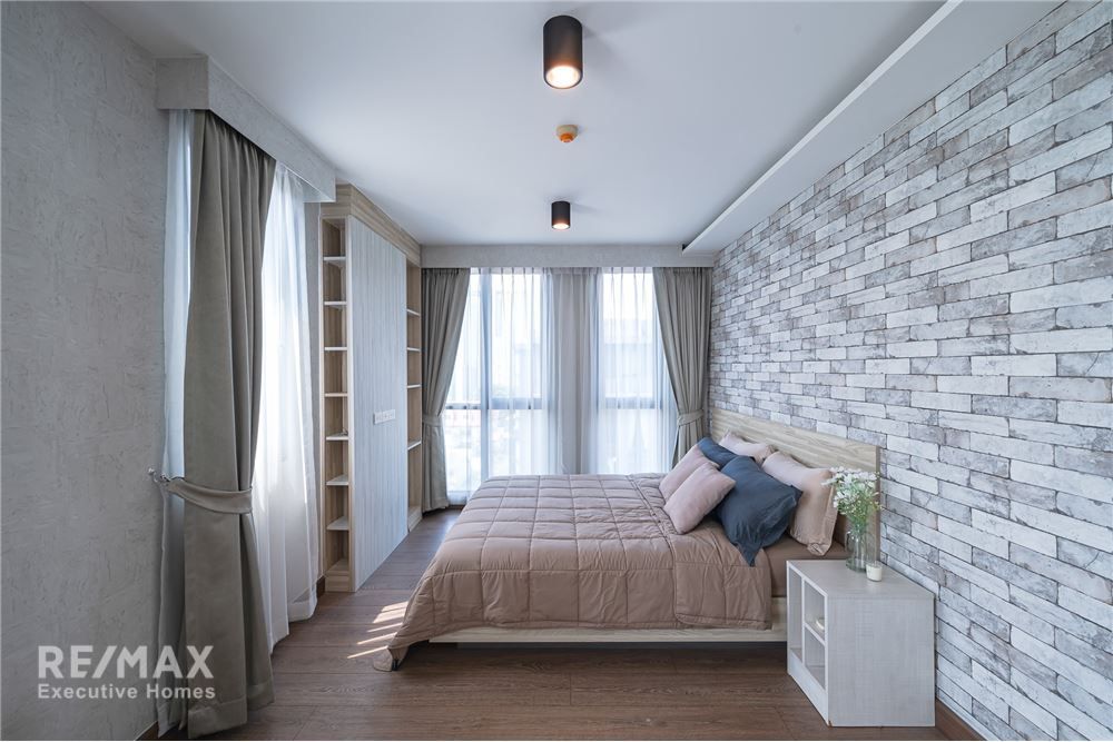 For Sale: Triplex 3-Bedroom Condo Steps from BTS Bangchak 17