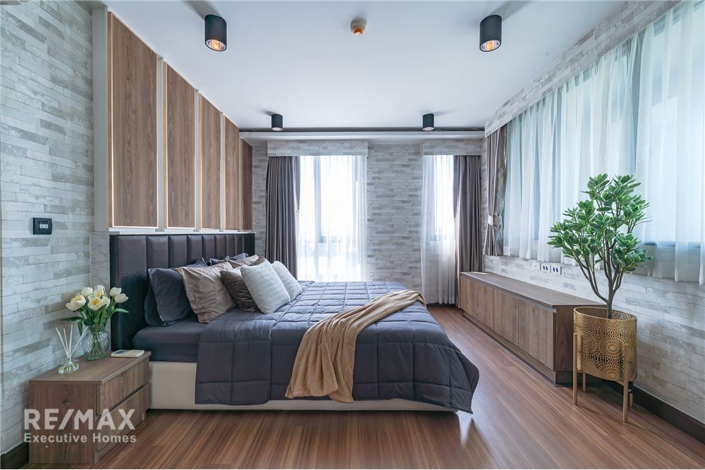 For Sale: Triplex 3-Bedroom Condo Steps from BTS Bangchak 9