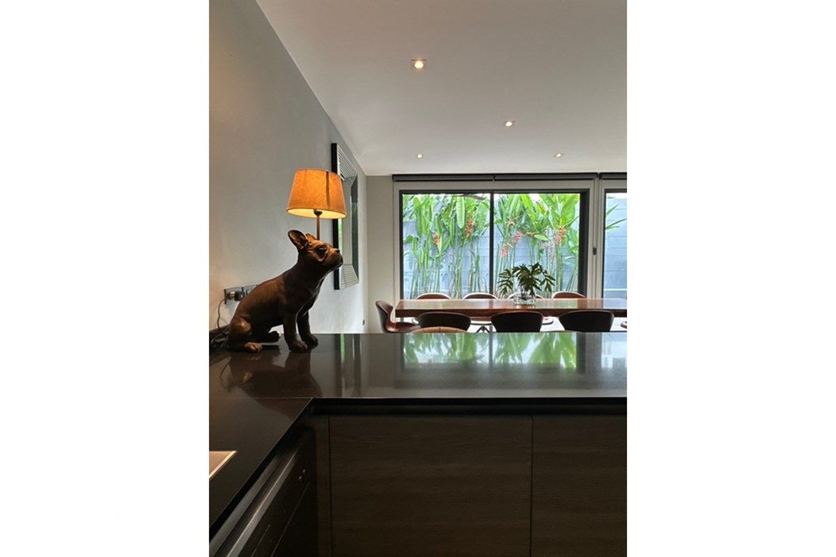 Modernes 3-Zimmer-Einfamilienhaus zur Miete - 350m² mit Pool, E-Ladesäule und Weinkühlschrank. 6