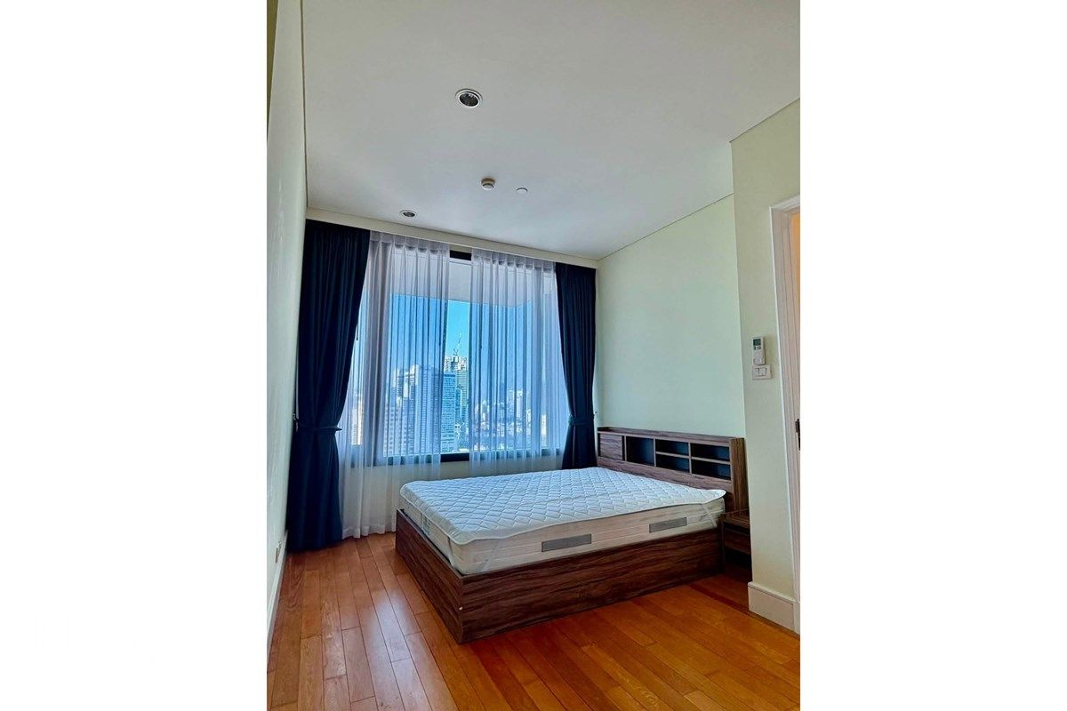 Haustierfreundliche 2-Zimmer-Wohnung zu vermieten im Aguston Sukhumvit 22 | 55K | 95qm | 22. Stock | 16 Gehminuten zur MRT Queen Sirikit. 14