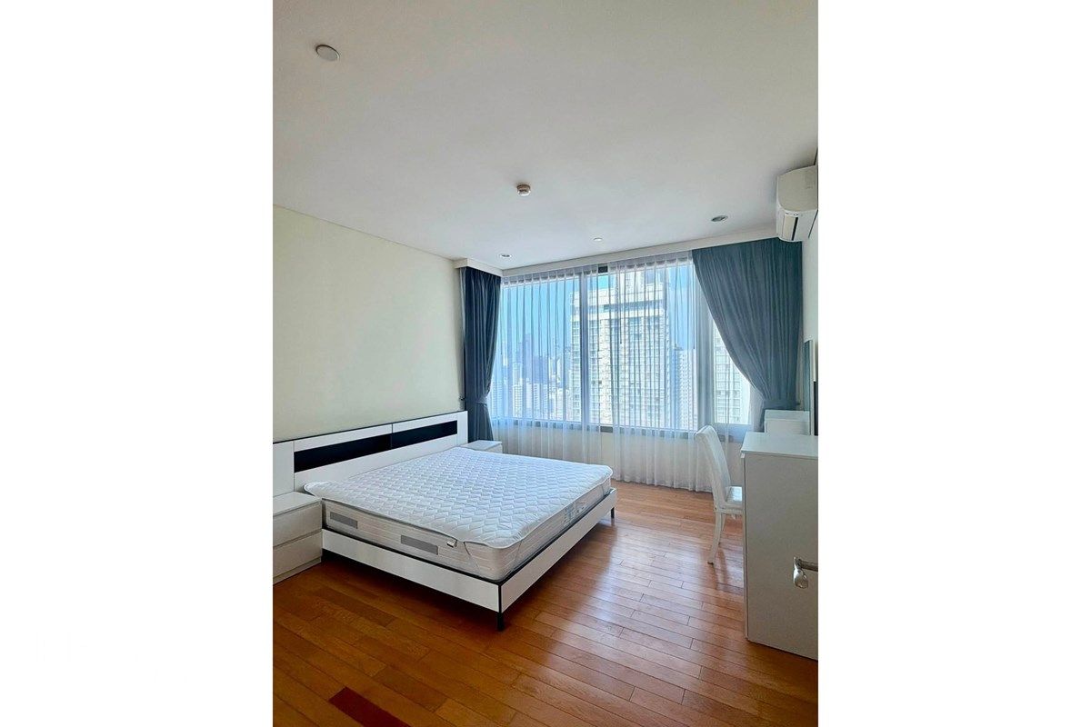 Haustierfreundliche 2-Zimmer-Wohnung zu vermieten im Aguston Sukhumvit 22 | 55K | 95qm | 22. Stock | 16 Gehminuten zur MRT Queen Sirikit. 9