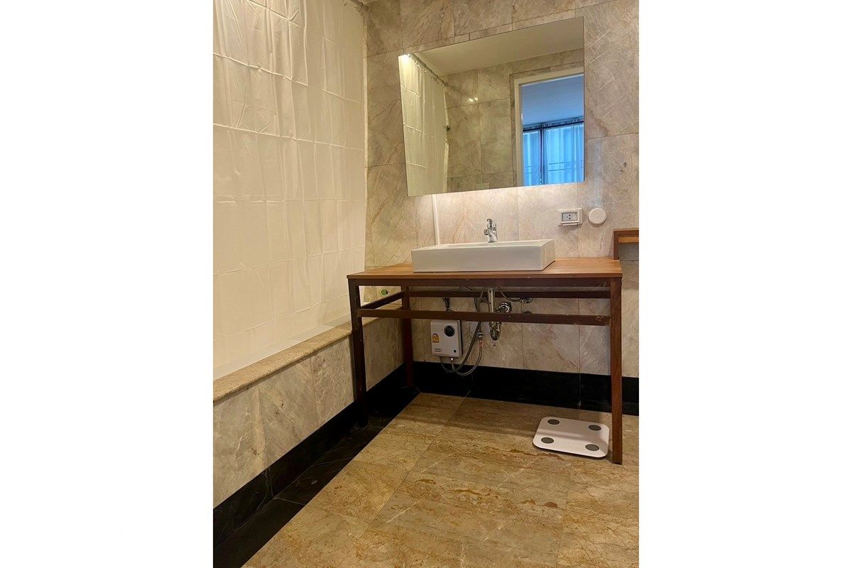 Pet-Friendly Condo for Rent near BTS Phrom Phong - Sukhumvit 39, 17-Minute Walk 10
