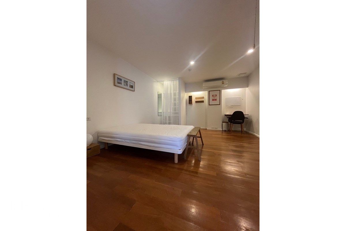 Pet-Friendly Condo for Rent near BTS Phrom Phong - Sukhumvit 39, 17-Minute Walk 12