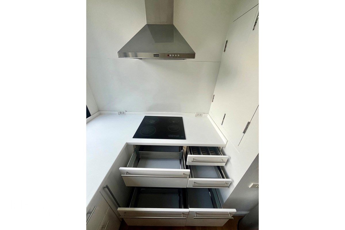 Pet-Friendly Condo for Rent near BTS Phrom Phong - Sukhumvit 39, 17-Minute Walk 7