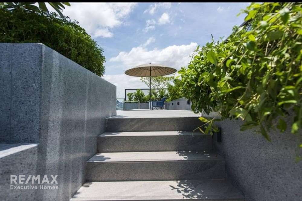 Geräumiges Serviced Apartment mit 2 Schlafzimmern nahe der BTS-Station Bearing. 16