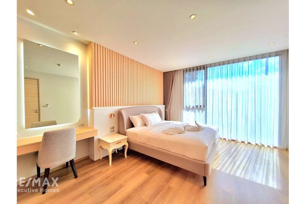 Geräumiges Serviced Apartment mit 2 Schlafzimmern nahe der BTS-Station Bearing. 4
