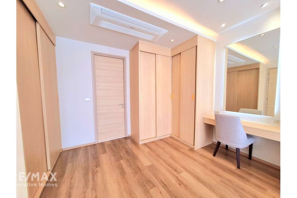 Geräumiges Serviced Apartment mit 2 Schlafzimmern nahe der BTS-Station Bearing. 5