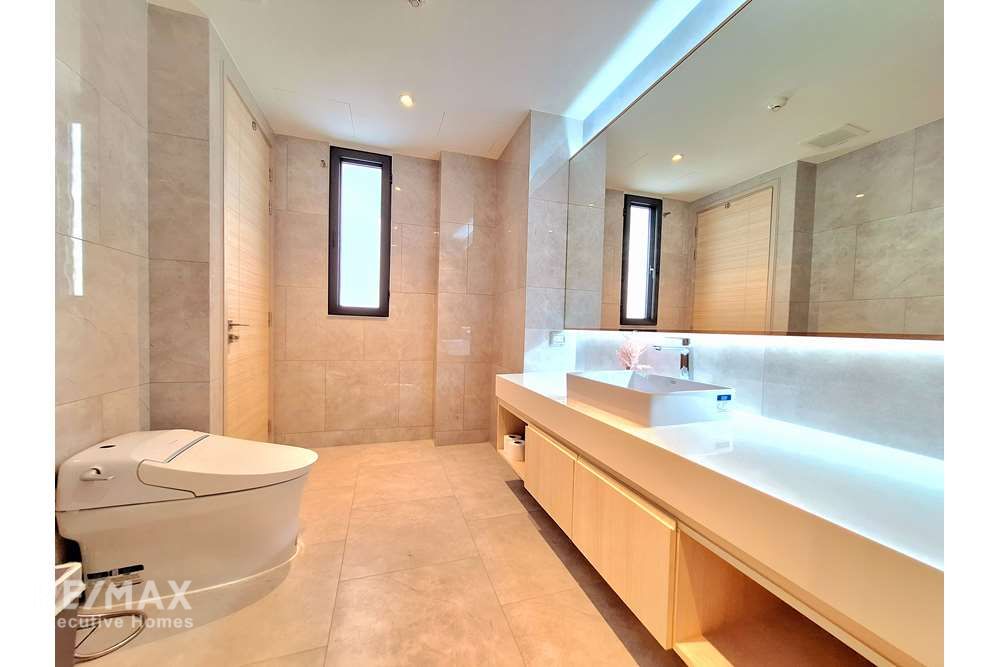 Geräumiges Serviced Apartment mit 2 Schlafzimmern nahe der BTS-Station Bearing. 9