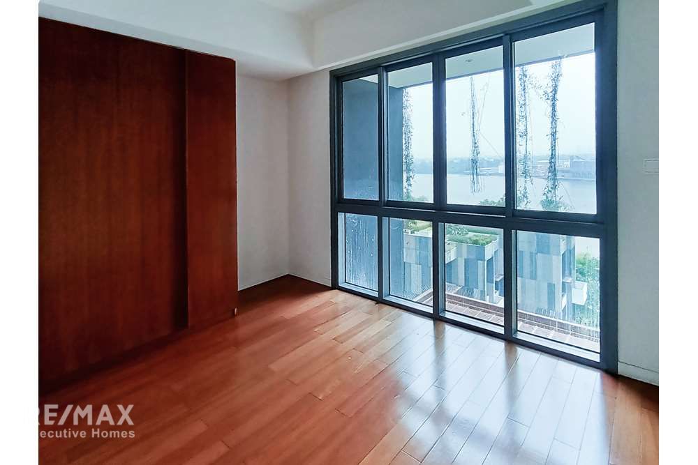 Luxury Condo: Spacious 3 Bed Unit with Fantastic Garden and River Views 29