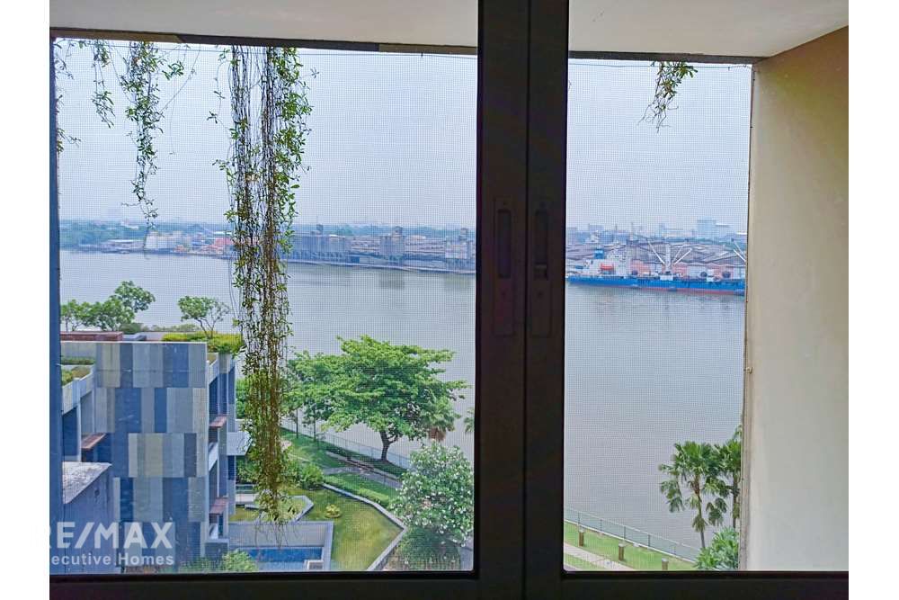 Luxury Condo: Spacious 3 Bed Unit with Fantastic Garden and River Views 7