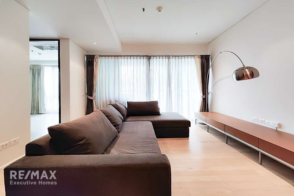 Pet-Friendly 2BR Condo for Sale in The Lakes - 5 Mins Walk to BTS Asok 2