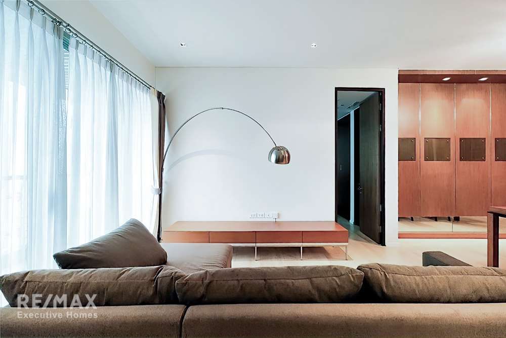 Pet-Friendly 2BR Condo for Sale in The Lakes - 5 Mins Walk to BTS Asok 3