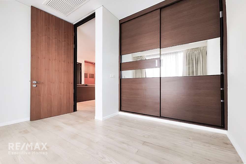 Pet-Friendly 2BR Condo for Sale in The Lakes - 5 Mins Walk to BTS Asok 7