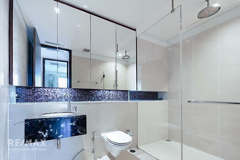 Pet-Friendly 2BR Condo for Sale in The Lakes - 5 Mins Walk to BTS Asok 8