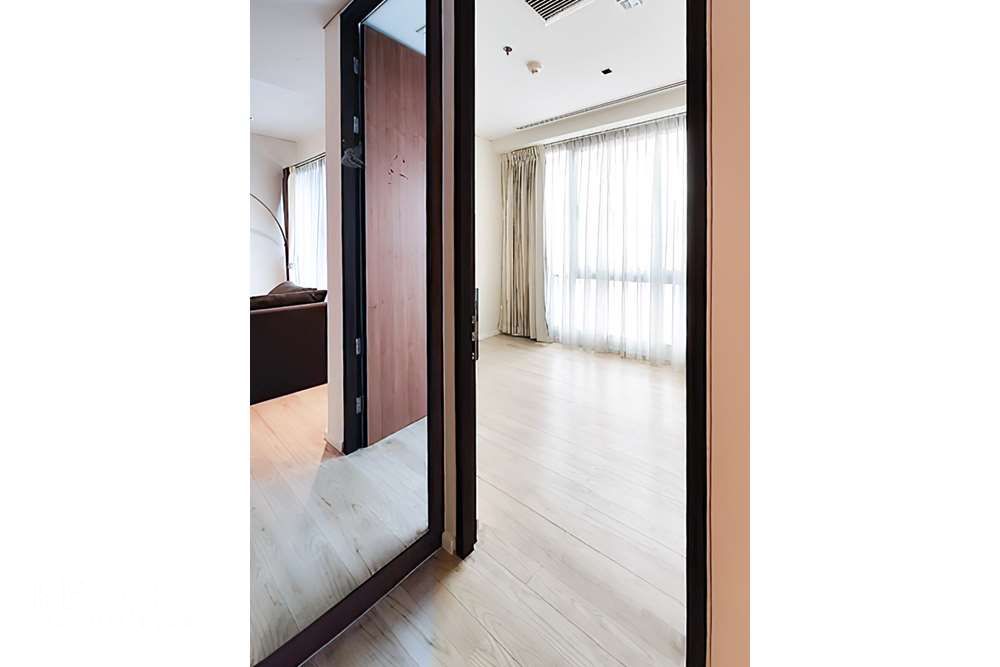 Pet-Friendly 2BR Condo for Sale in The Lakes - 5 Mins Walk to BTS Asok 9