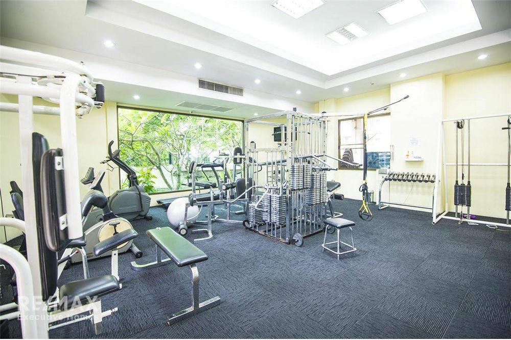 Spacious 3BR Condo with Maid Room for Rent at BTS Asoke - 350sqm, Pet-Friendly 3