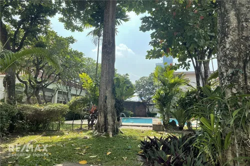 4-bedroom-detached-house-with-shared-pool-in-ekkamai-920071001-22321