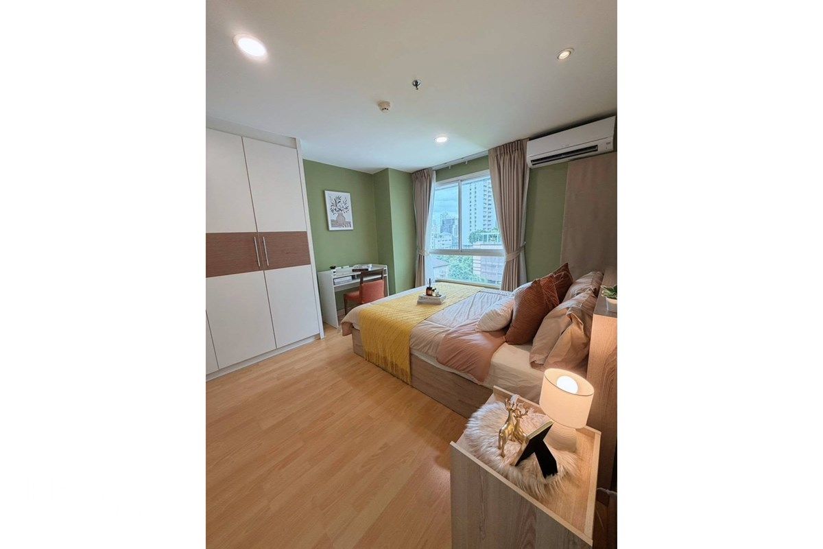 Newly Renovated 2BR Condo for Rent - 80sqm on 8th Floor Near BTS Phrom Phong 6