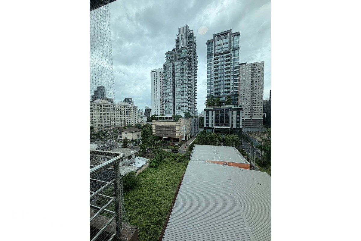 Newly Renovated 2BR Condo for Rent - 80sqm on 8th Floor Near BTS Phrom Phong 8