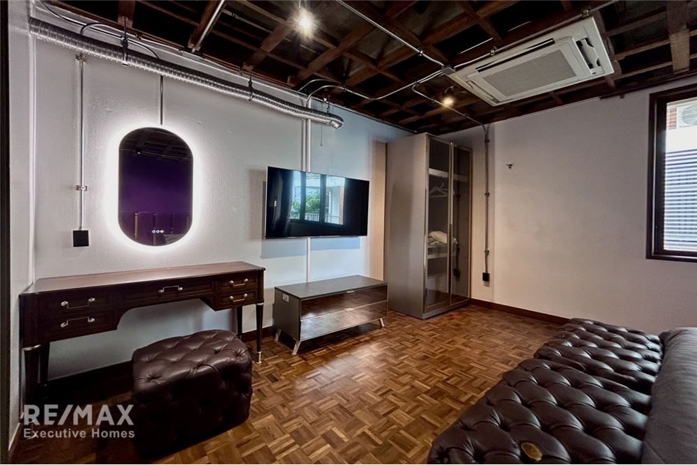 Luxury 2BR Condo with Industrial Design for Rent at Thonglor 20 - 75K, 100sqm 3
