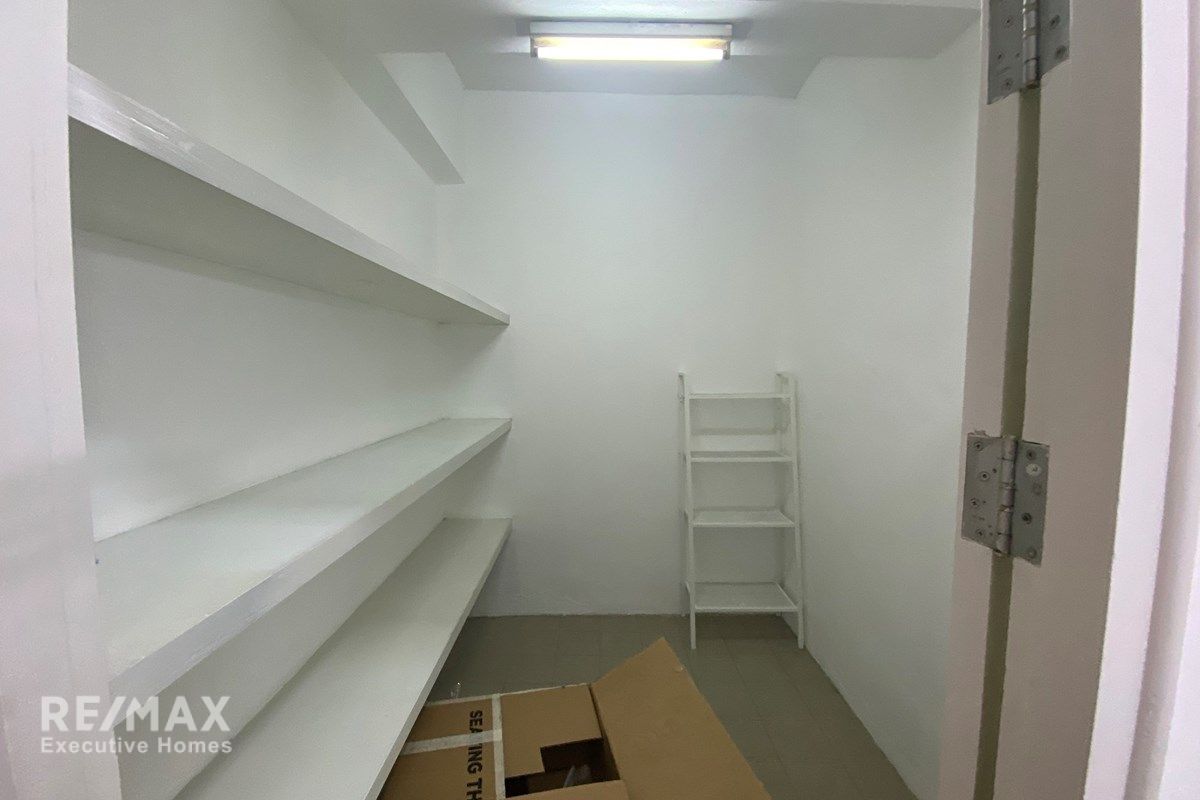 For Rent: Expansive 3-Bedroom Condo in Sukhumvit 55 10