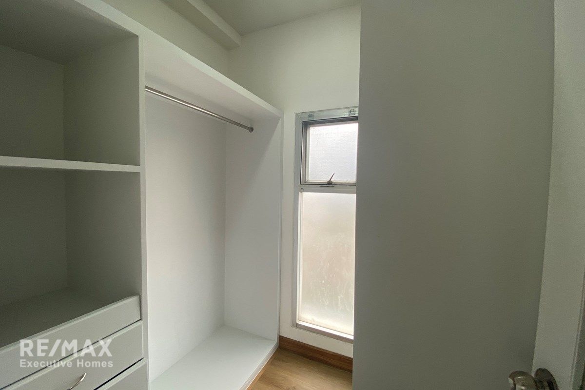 For Rent: Expansive 3-Bedroom Condo in Sukhumvit 55 14