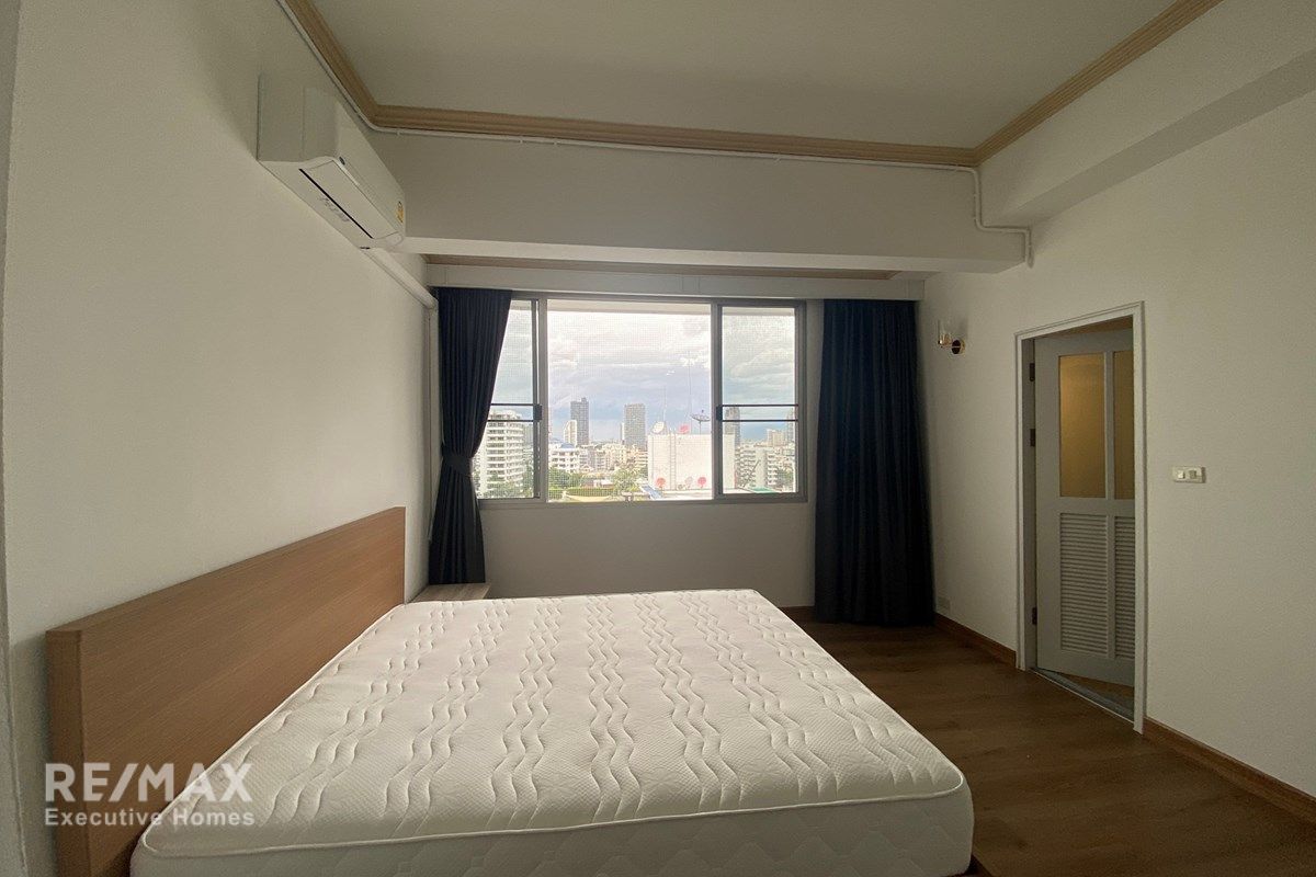 For Rent: Expansive 3-Bedroom Condo in Sukhumvit 55 16